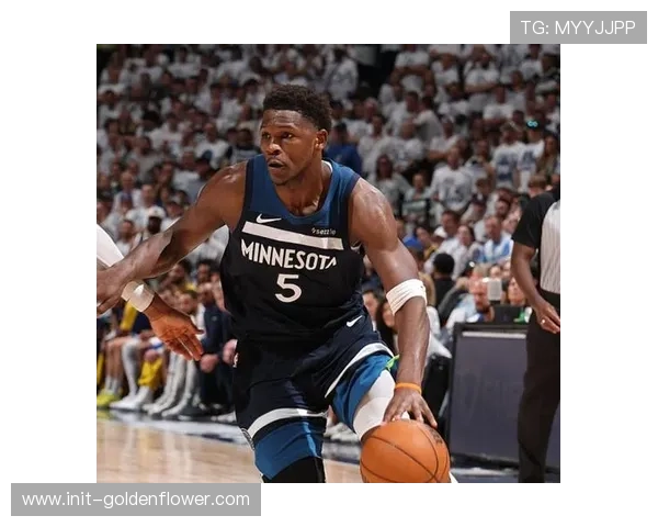 森林狼险胜开拓者 爱德华兹28分力压西蒙斯30分夺关键胜利