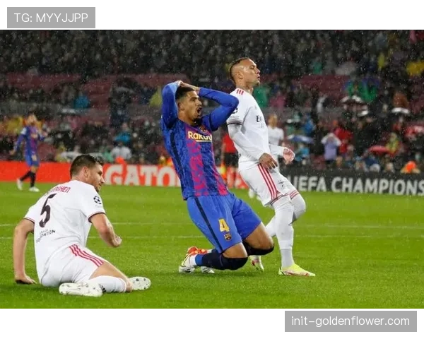 曼联65%控球难转化，莱西中横梁错失绝杀